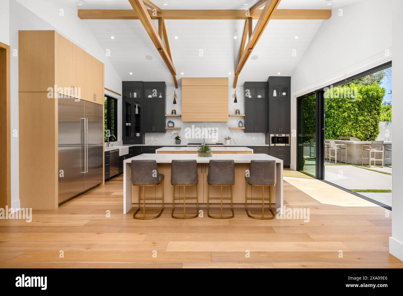Kitchen island wooden countertop bar hi-res stock photography and ...