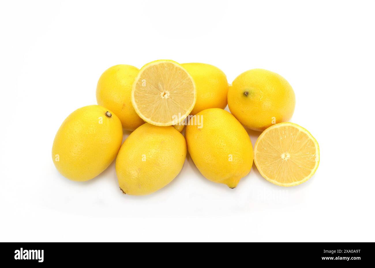 Pile lemons fresh fruit market Cut Out Stock Images & Pictures - Alamy