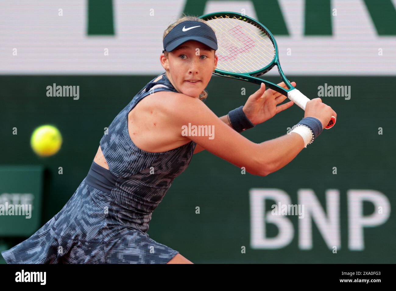 1. How does Andreeva's performance compare to other clay-court specialists?