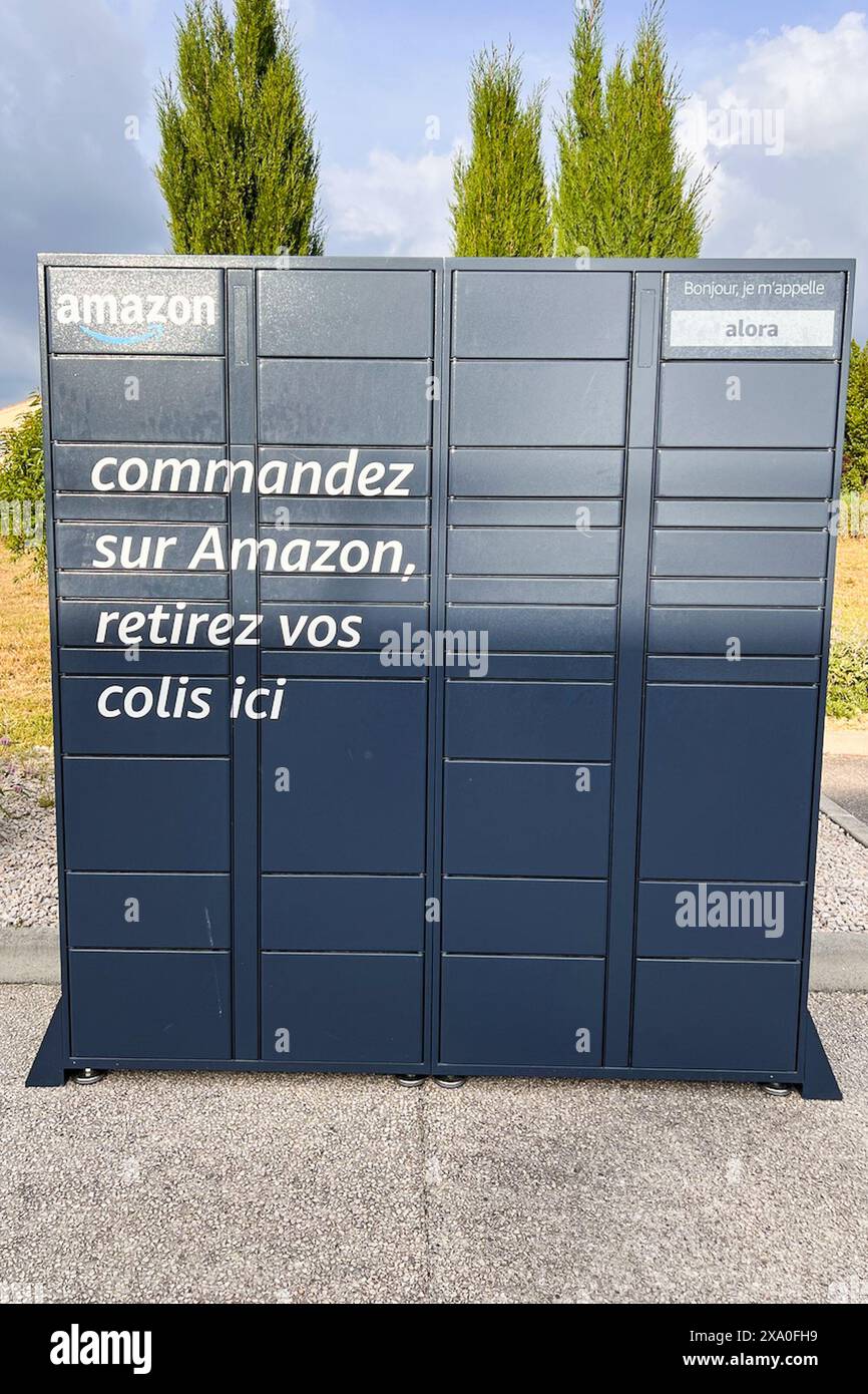 Amazon pick up lockers are situated next to a supermarket in Carpentras, France on May 20, 2024. Amazon has thousands on lockers throughout France. (Photo by Samuel Rigelhaupt/Sipa USA) Credit: Sipa USA/Alamy Live News Stock Photo