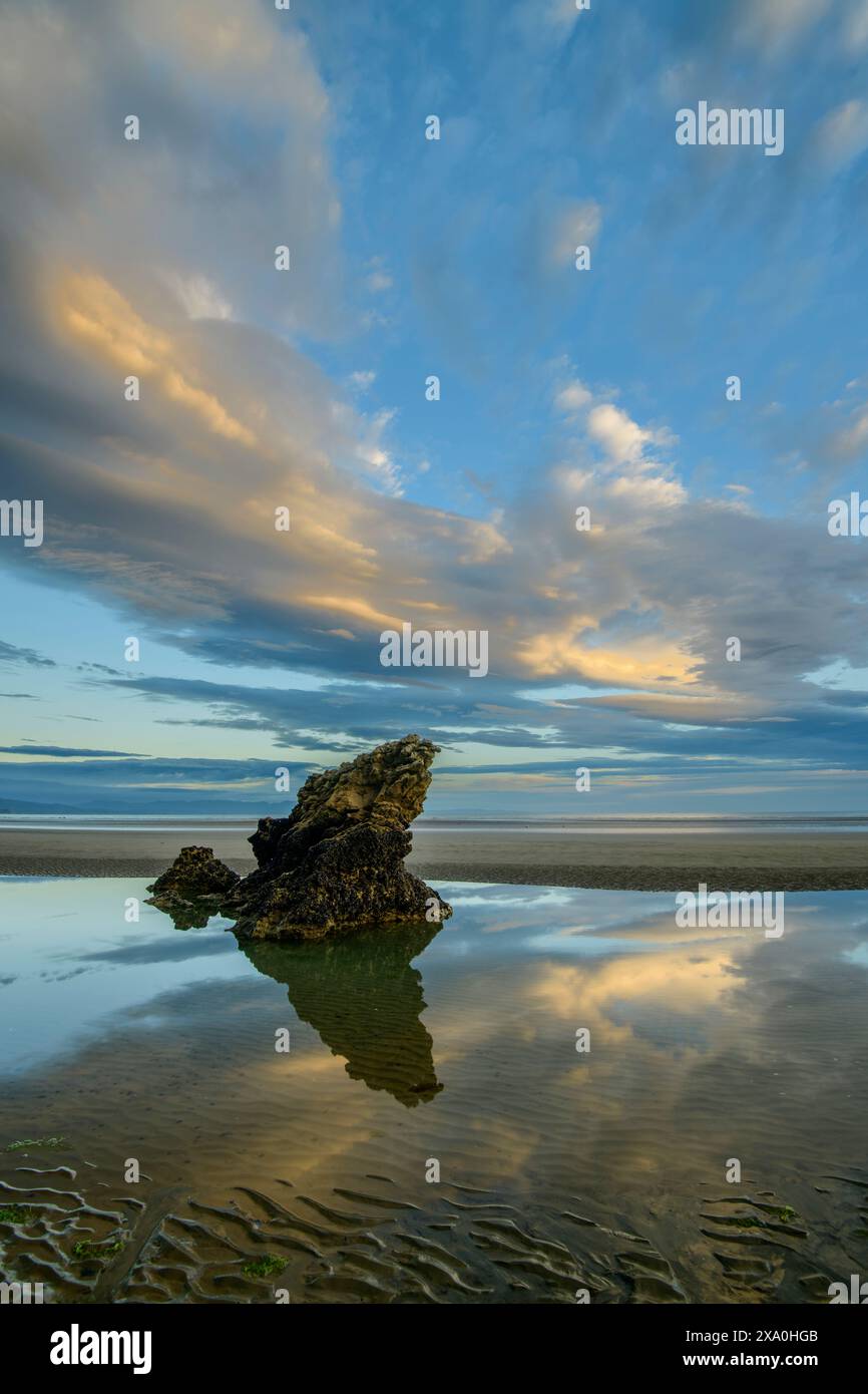 New Zealand; South Island,Takaka, Golden Bay, sunrise at low tide Stock Photo