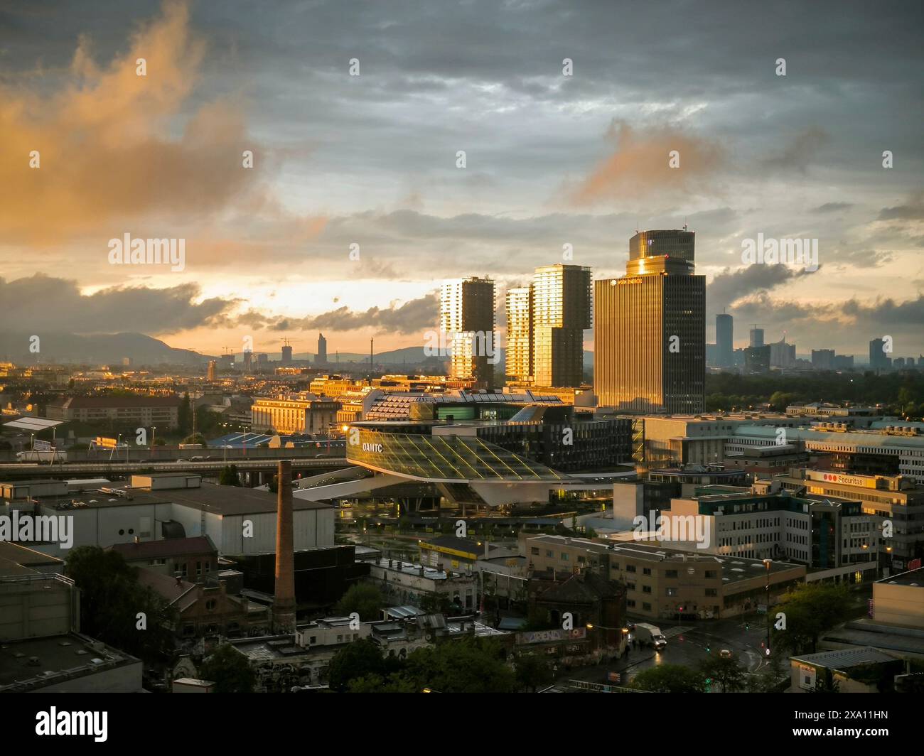 Vienna skyline hi-res stock photography and images - Alamy