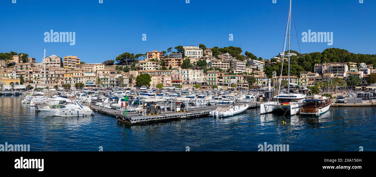 Panoramic view of Port de Sóller, Mallorca, Majorca, Spain, Europe Stock Photo