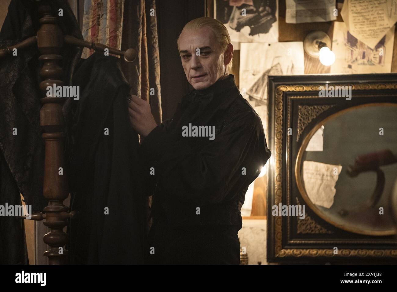 INTERVIEW WITH THE VAMPIRE, (aka ANN RICE'S INTERVIEW WITH THE VAMPIRE ...