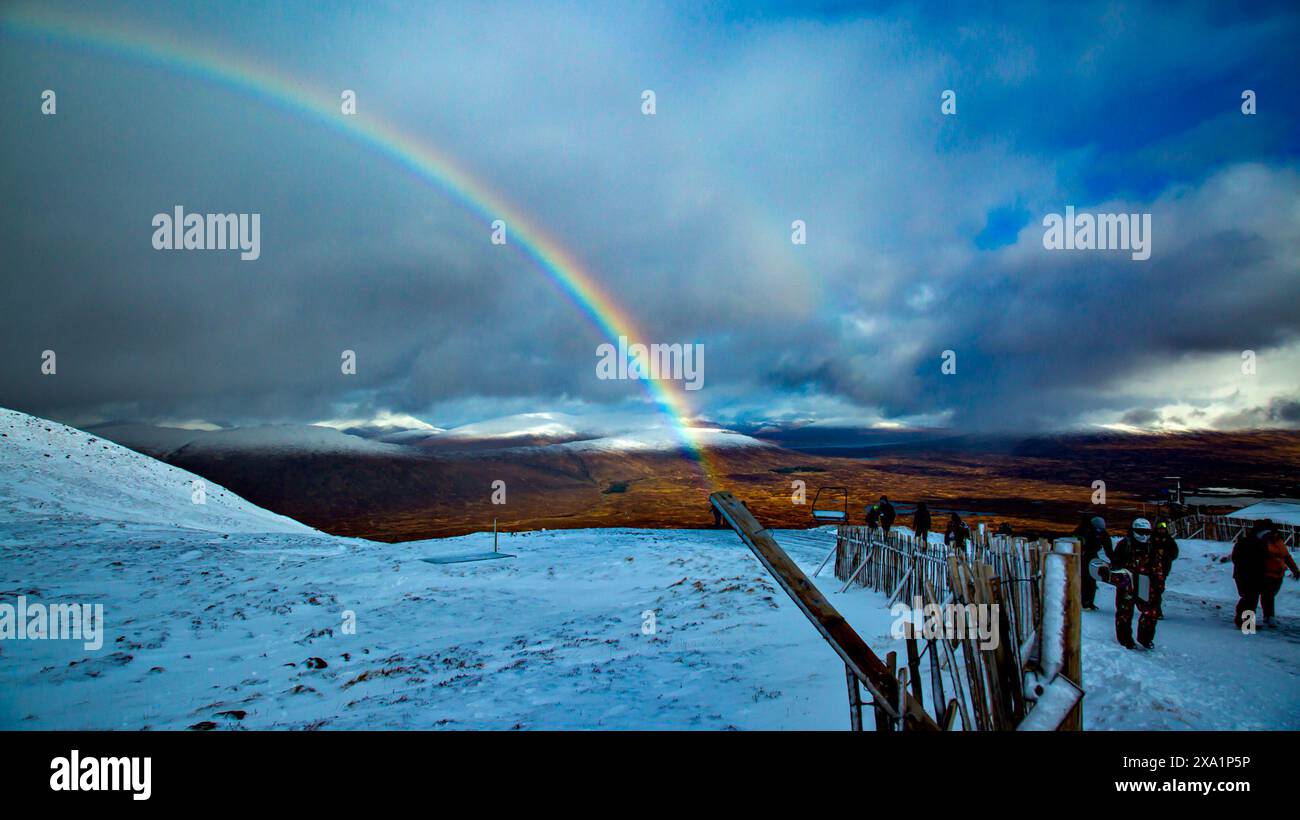 Team exploration hi-res stock photography and images - Alamy