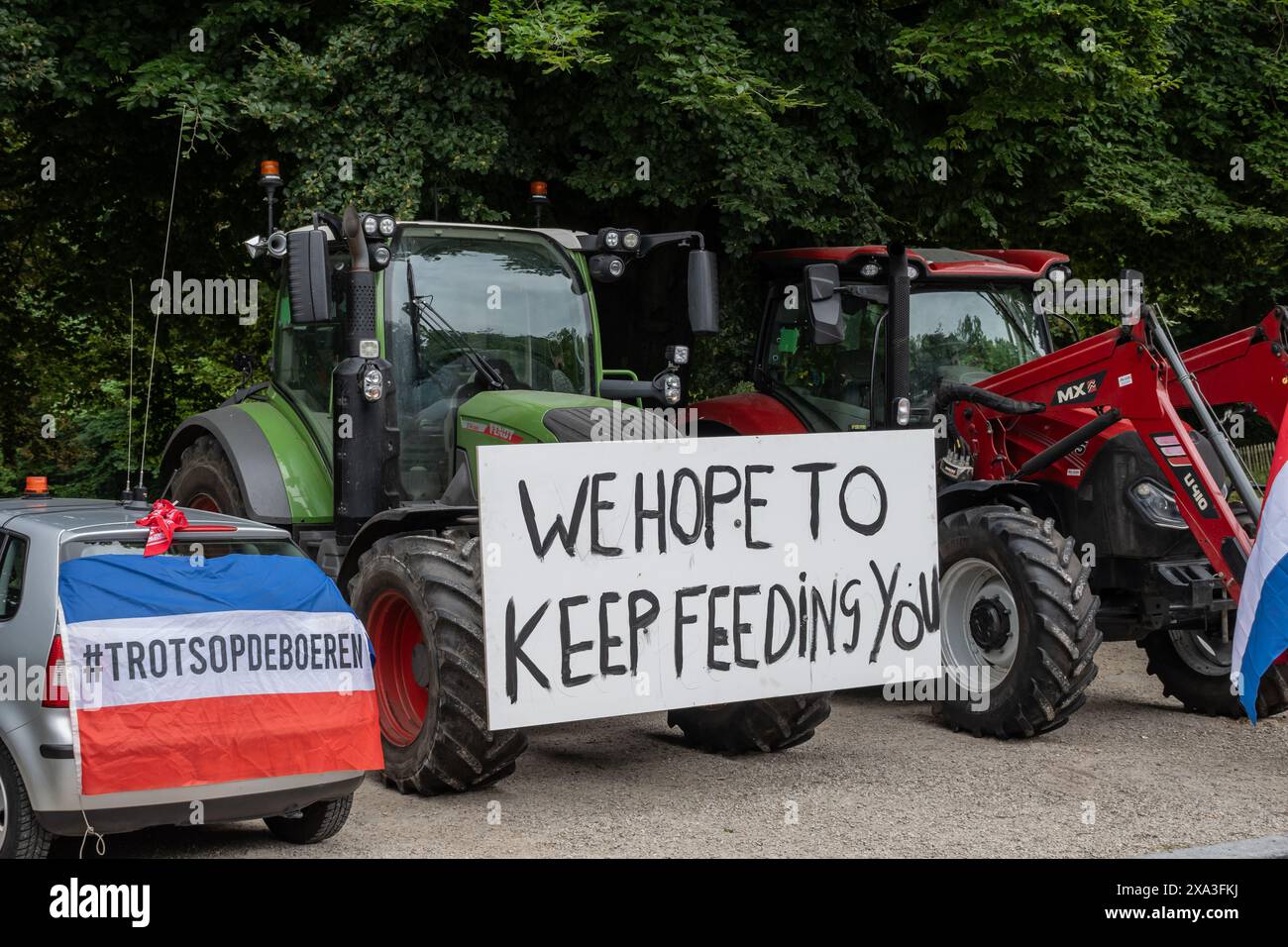 Brussels, Belgium. 4th June, 2024. European Farmers Defense Force stage   protests against EU regulations at Atomium Credit: Drew McArthur/Alamy Live News Stock Photo