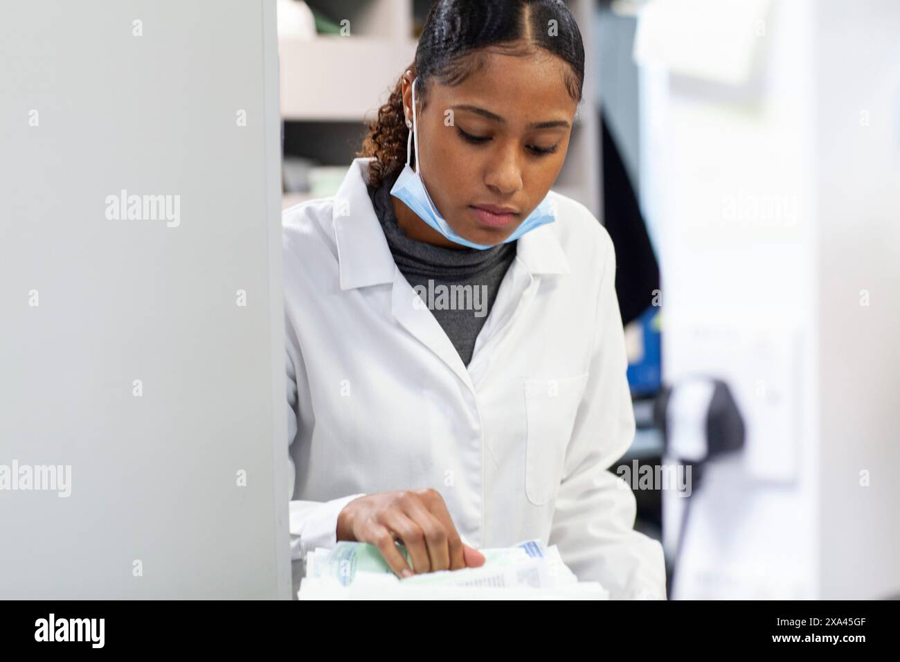 Uk medical science lab hi-res stock photography and images - Alamy