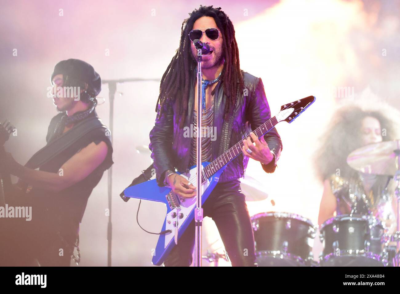 Lenny kravitz 2024 hires stock photography and images Alamy