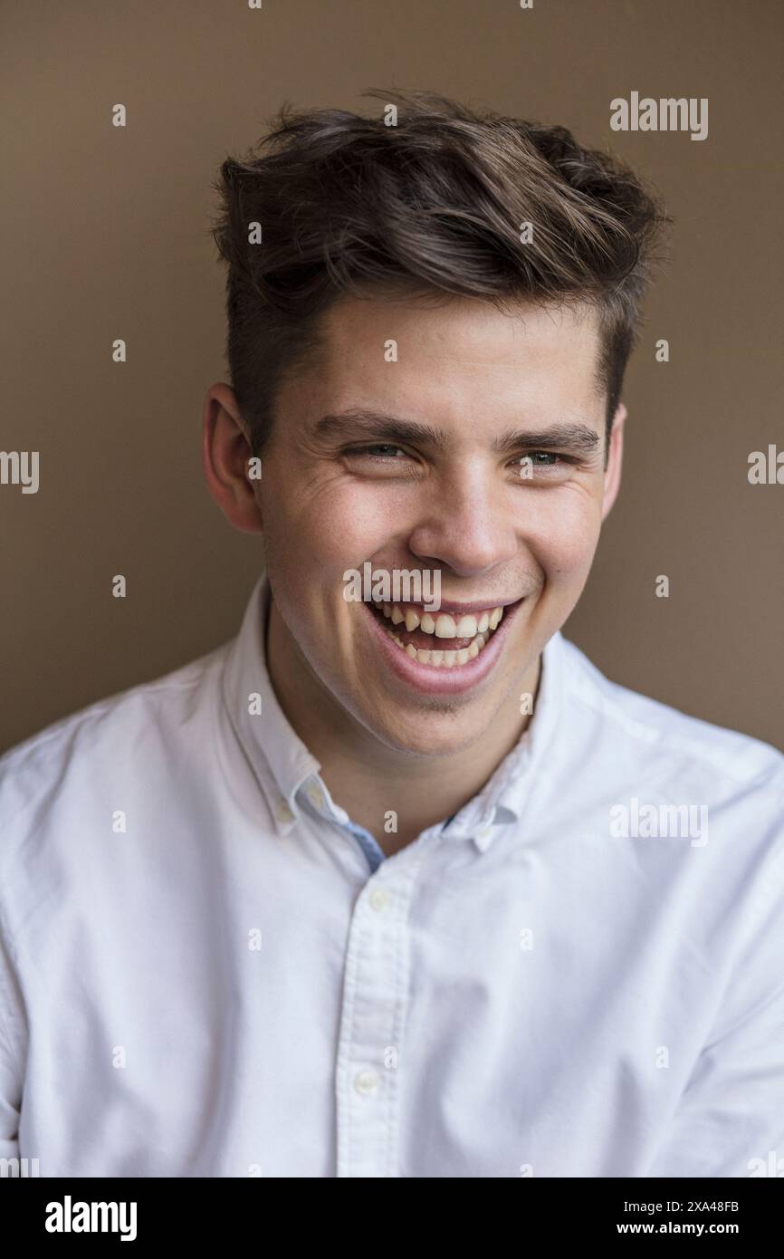 White caucasian ethnicity young man hi-res stock photography and images ...