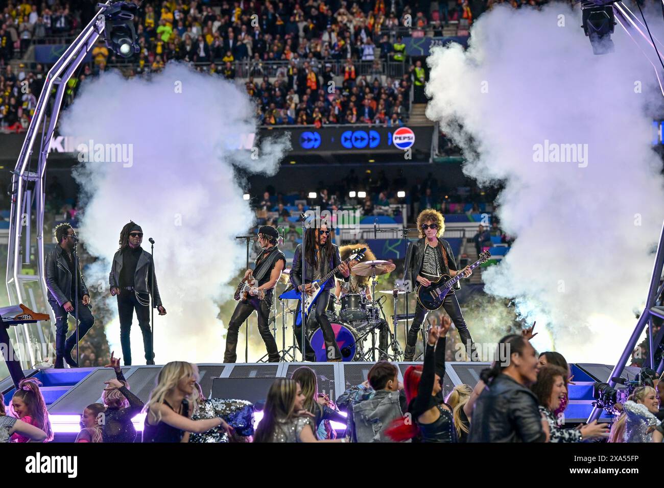 The American singer Lenny Kravitz performs live before the UEFA