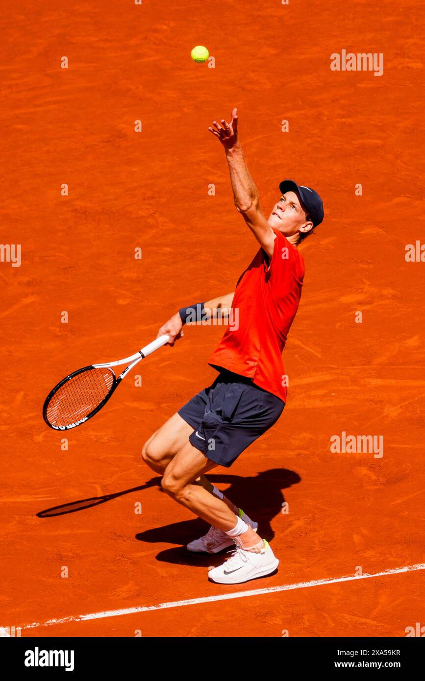 Jannik Sinner Paris Roland Garros 2024 court Baseline Consistency as a Weapon