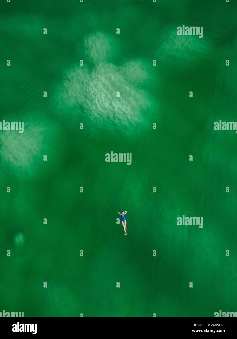 Drone footage of swimming hi-res stock photography and images - Alamy