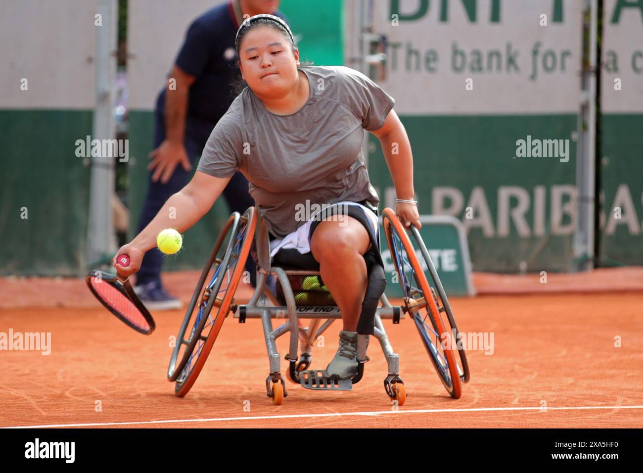 Roland Garros, Paris, France. 4th June, 2024. 2024 French Open Tennis tournament, Day 10; Ziying Wang (CHN) in action against Lucy Shuker (GBR) wheelchair singles Credit: Action Plus Sports/Alamy Live News Stock Photo