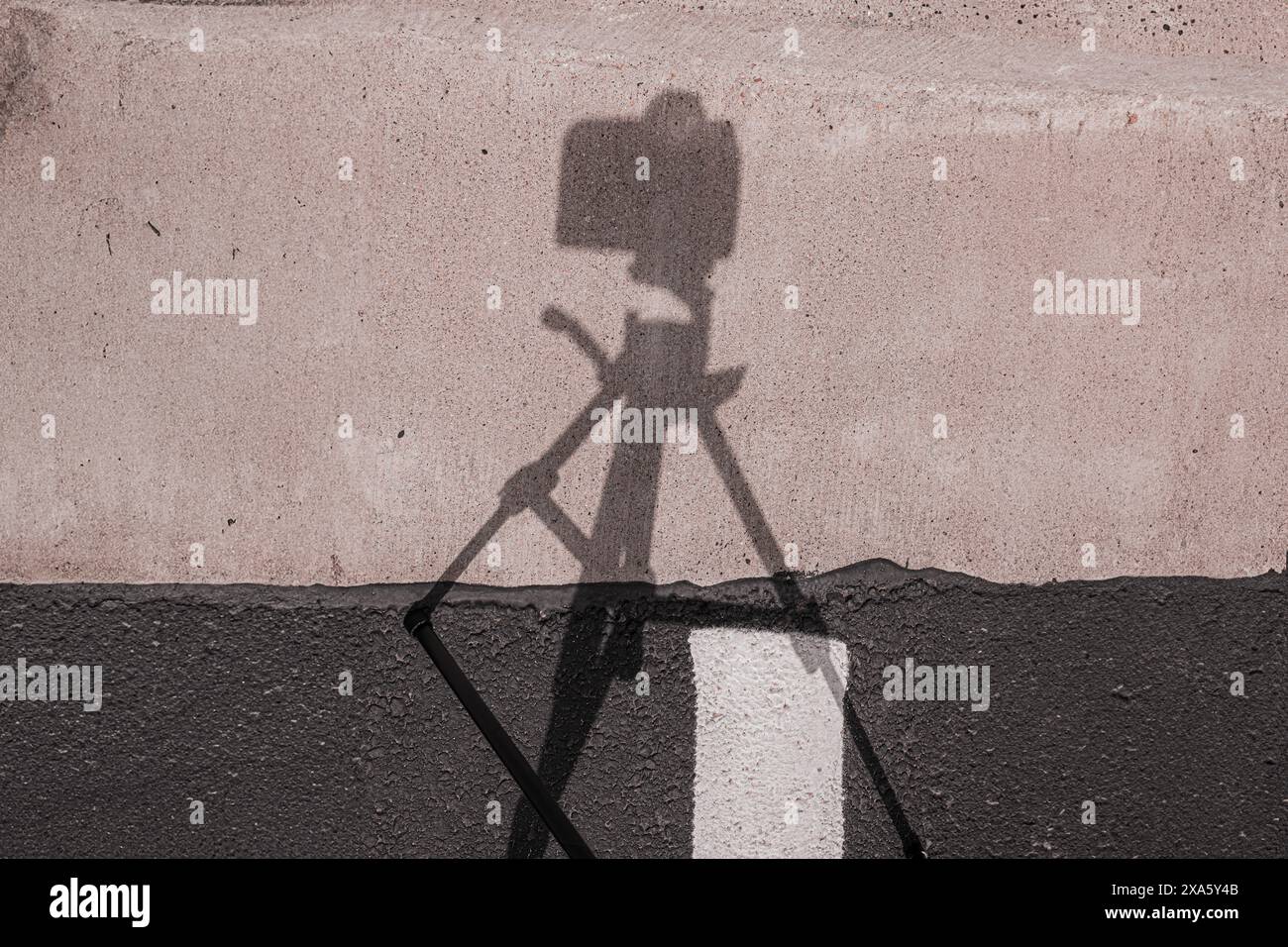 Tripod angle hi-res stock photography and images - Alamy