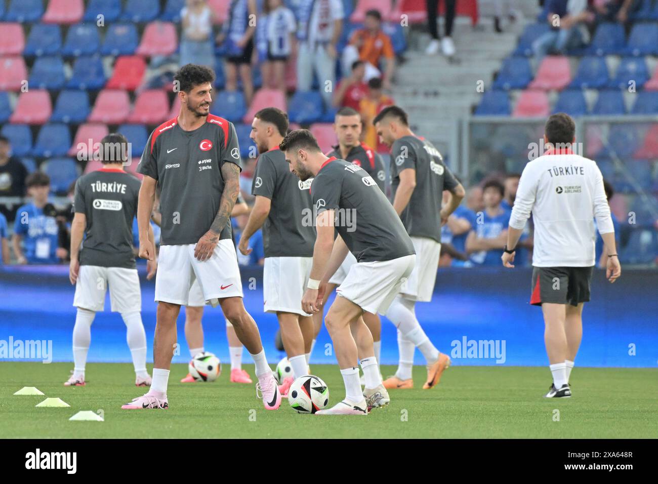Bologna, Italy. 4th June 2024; Stadio Renato Dall'Ara, Bologna, Italy; International Football Friendly, Italy versus Turkey; Turkey players warm up ahead of kick-off. Credit: Action Plus Sports Images/Alamy Live News Stock Photo