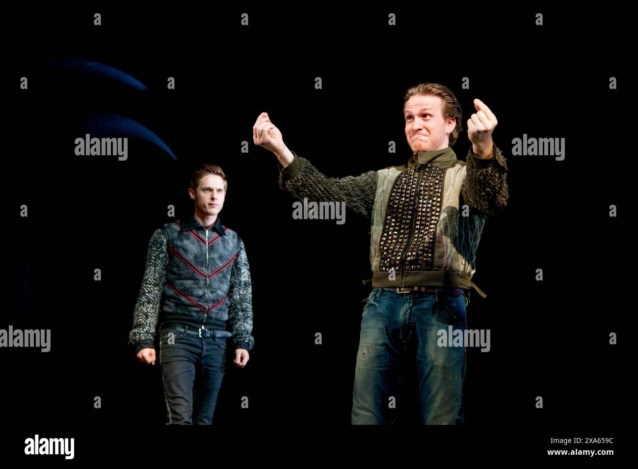 l-r: Samuel Barnett (Rosencrantz), Jamie Parker (Guildenstern) in ROSENCRANTZ AND GUILDENSTERN ARE DEAD by Tom Stoppard at the Theatre Royal Haymarket, London SW1  21/06/2011  a Chichester Festival Theatre production  set design: Simon Higlett   costumes: Fotini Dimou   lighting: Tim Mitchell   director: Trevor Nunn Stock Photo