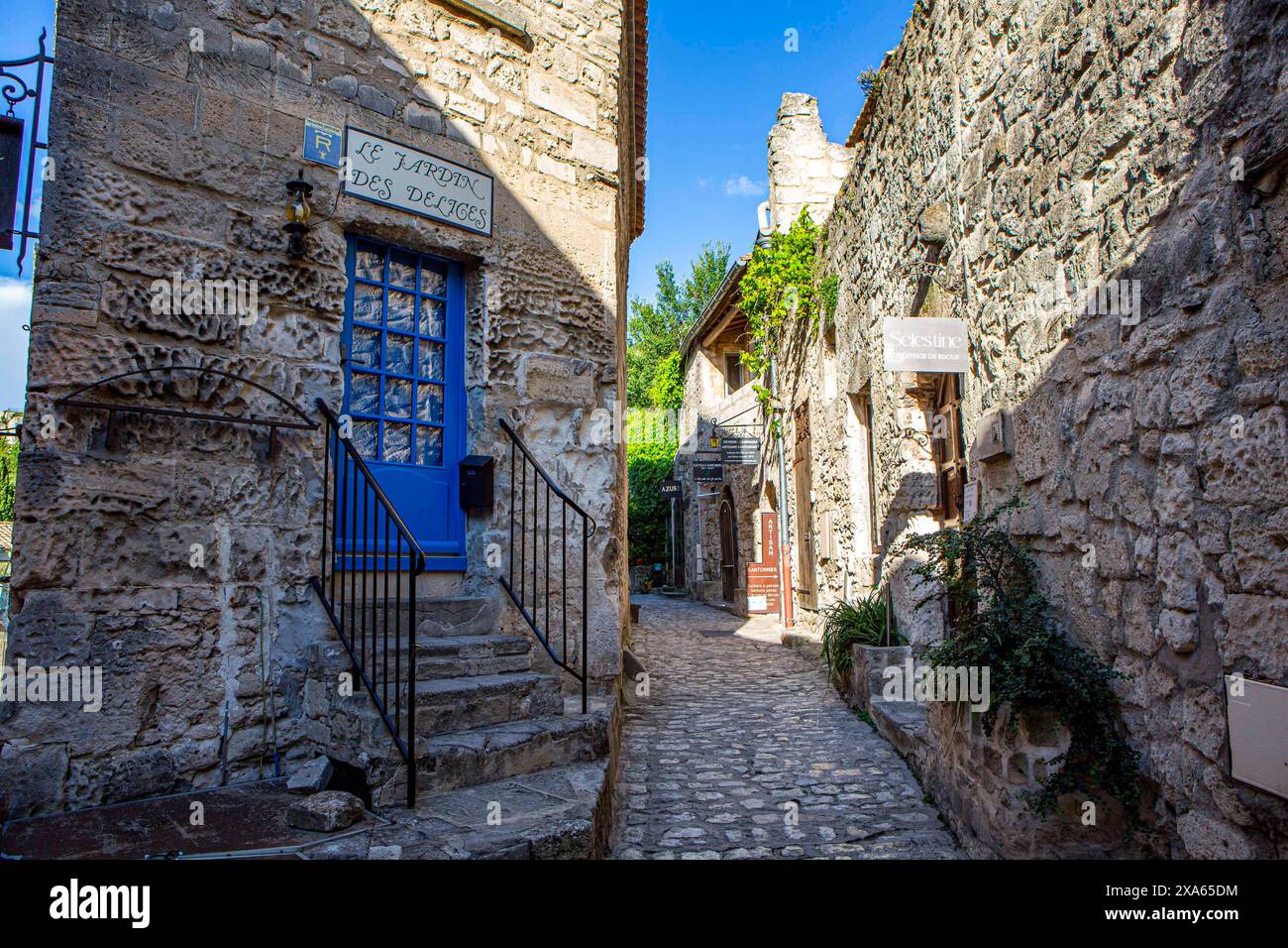 Eines der schönsten dörfer frankreichs hi-res stock photography and ... Eines der schönsten dörfer frankreichs hi-res stock photography and ...