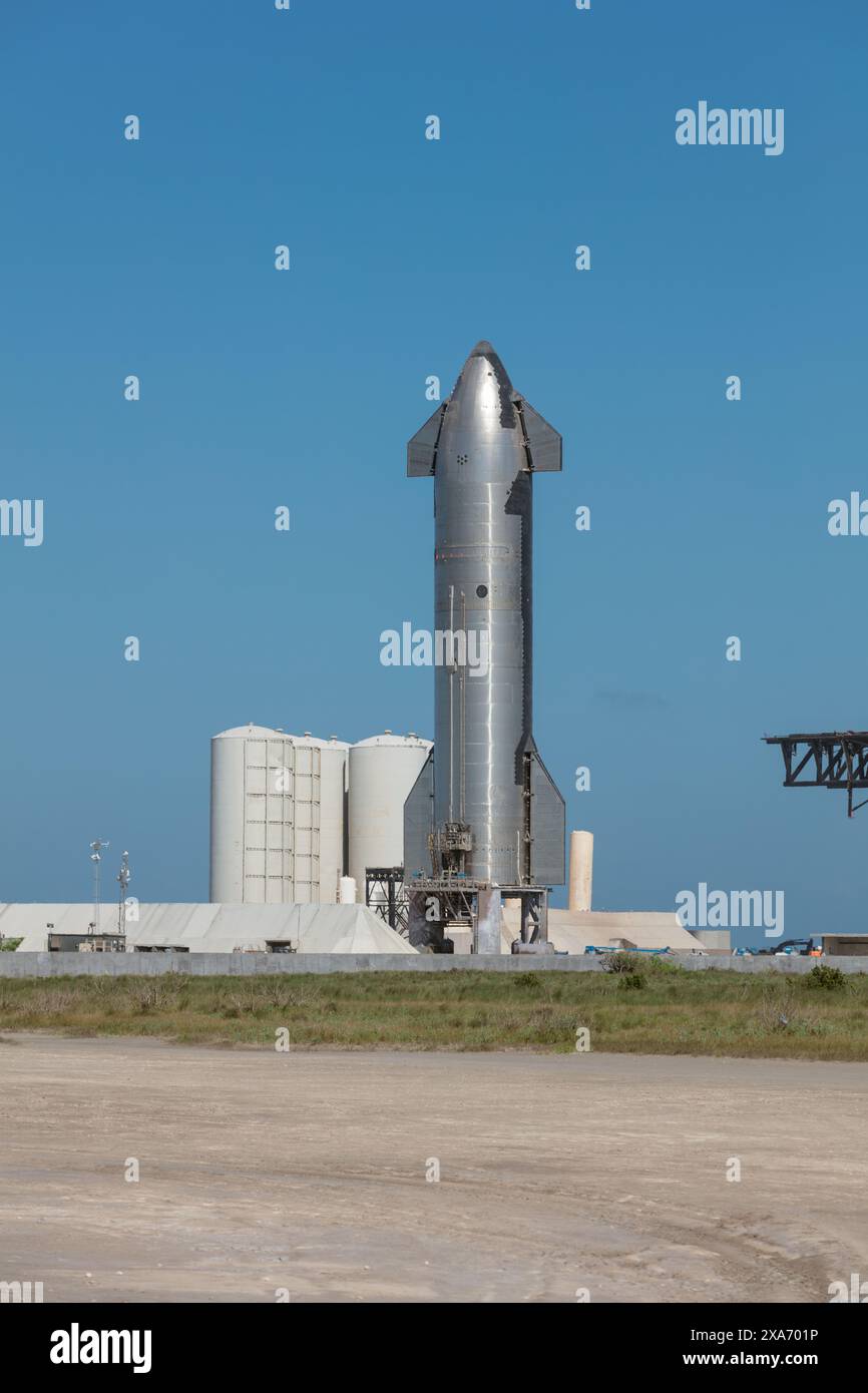 Rocket thrusters hi-res stock photography and images - Alamy Rocket thrusters hi-res stock photography and images - Alamy