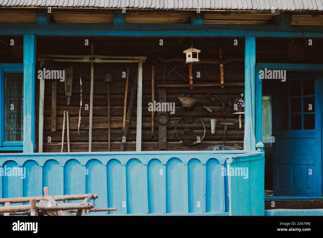 Vintage door windows hi-res stock photography and images - Alamy