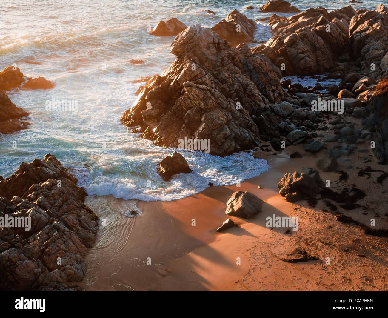 Flanking rocks hi-res stock photography and images - Alamy