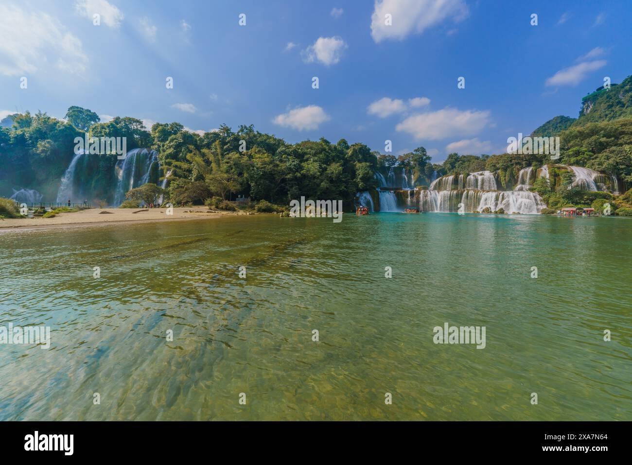 Jungle scenery hi-res stock photography and images - Alamy