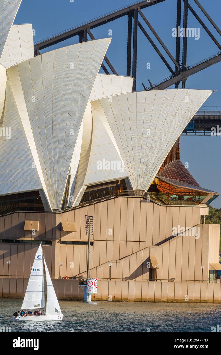 A sailing boat on Farm Cove in Sydney Harbour at Sydney Opera House in ...