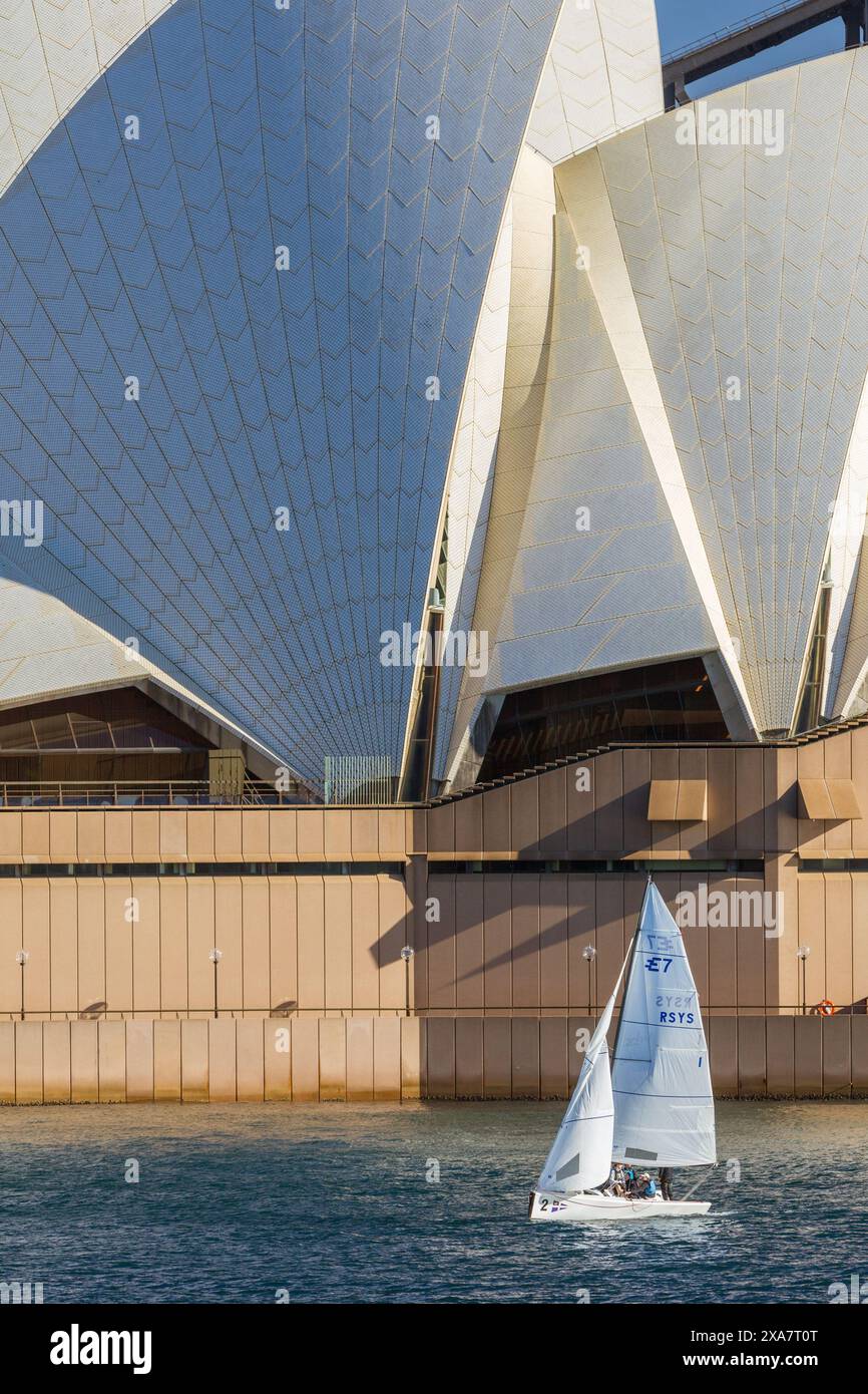 A sailing boat on Farm Cove in Sydney Harbour at Sydney Opera House in ...