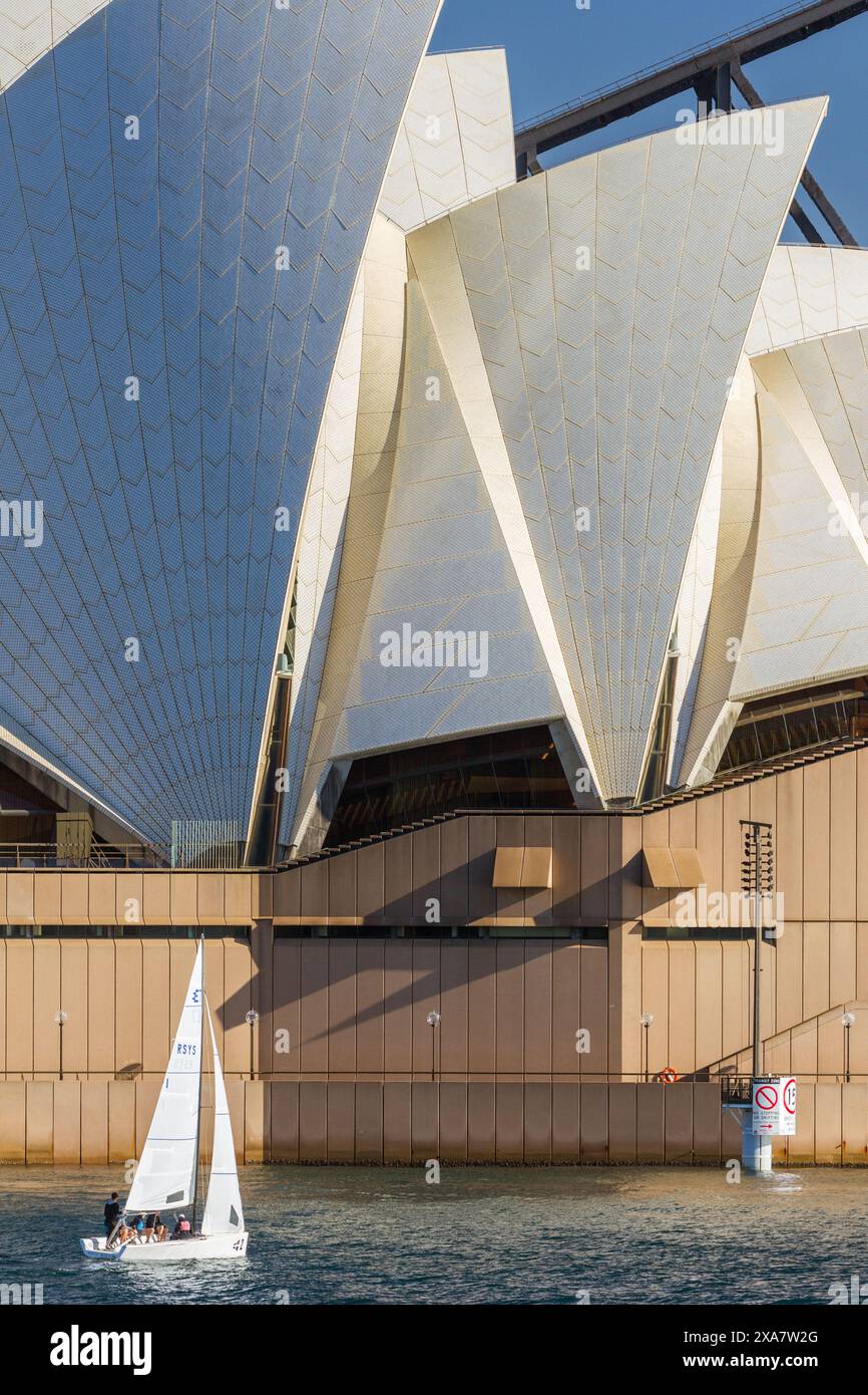 A sailing boat on Farm Cove in Sydney Harbour at Sydney Opera House in ...