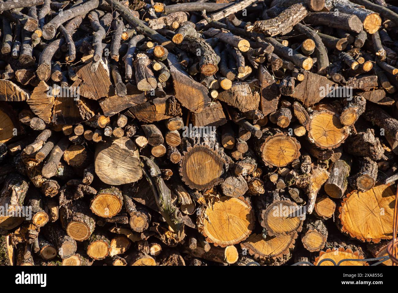Firewood wood pile stacked triangle hi-res stock photography and images ...