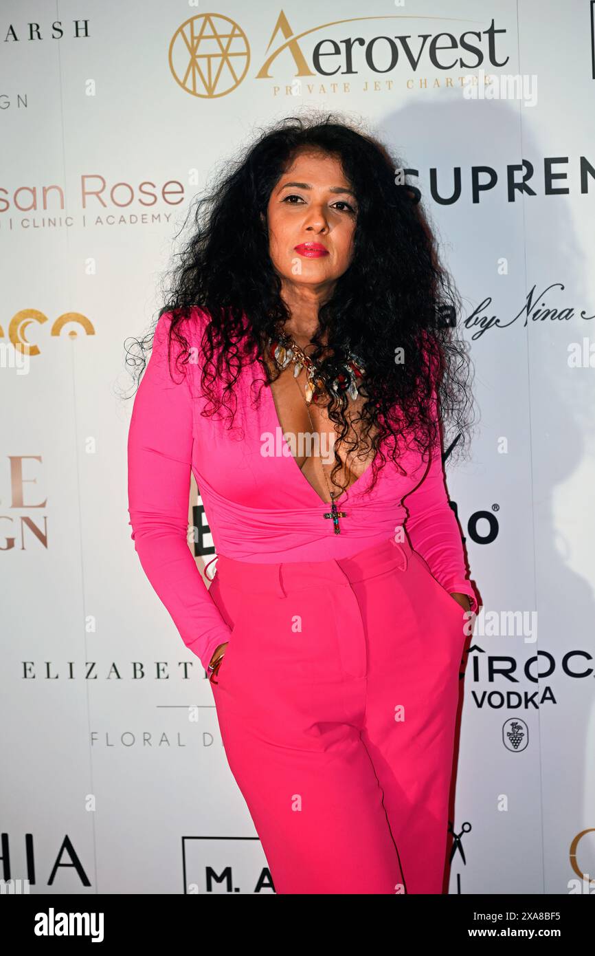 Mast sotuvchi bilan porno Kristina Mak, porno aktrisa