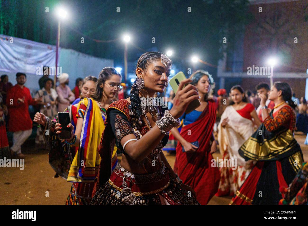 Gujarati folk dance dress hot sale