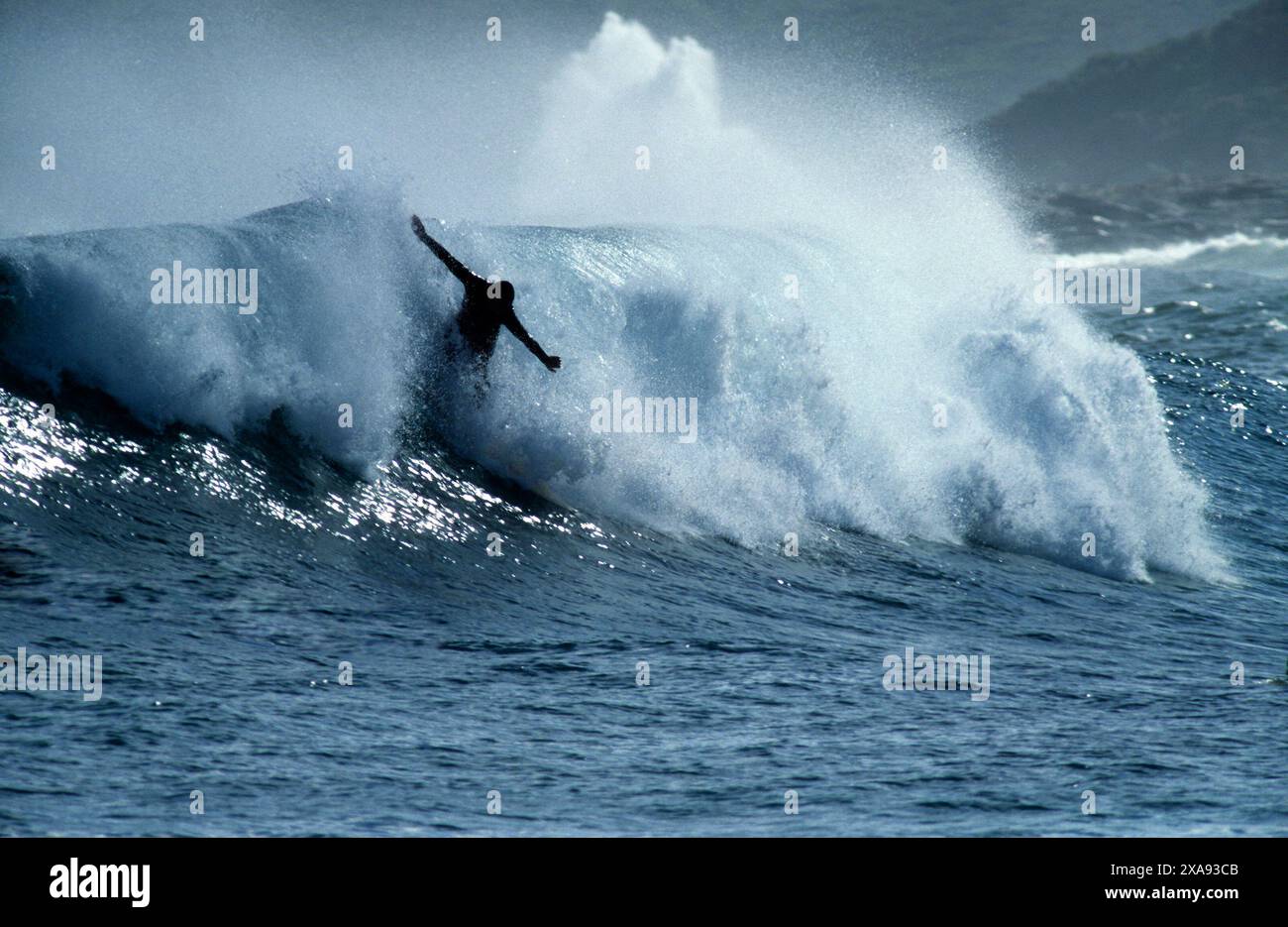 Surfer and wave hi-res stock photography and images - Alamy