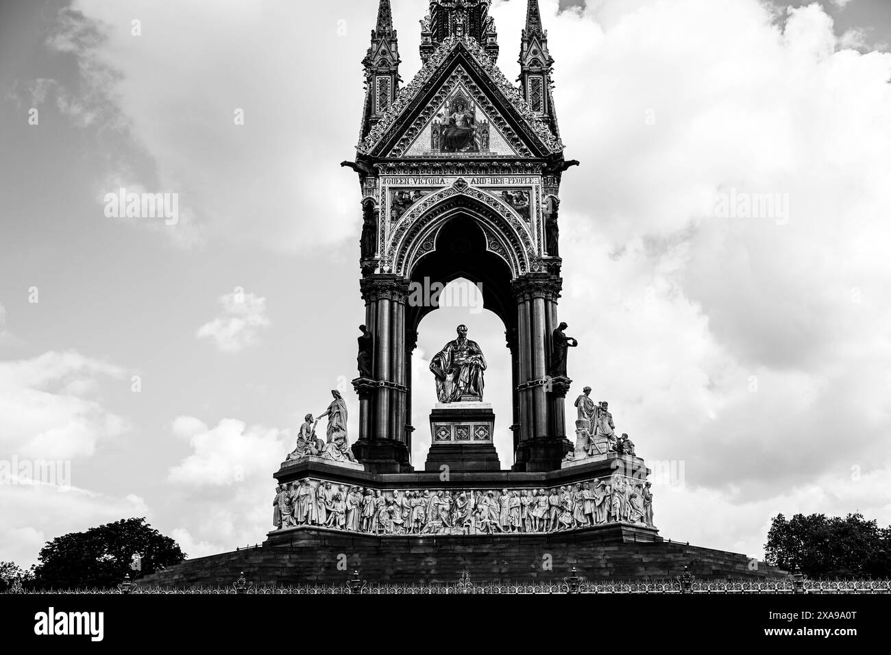 London albert memorial Black and White Stock Photos & Images - Alamy