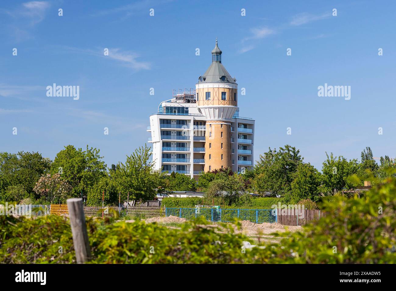 Alter Wasserturm im Umbau zu einem Wohnareal, Delitzsch, Sachsen