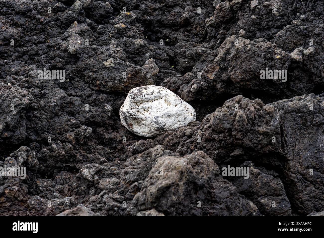 Very Dark Color Rocks Dark colored rock formation hi-res stock photography and images - Alamy