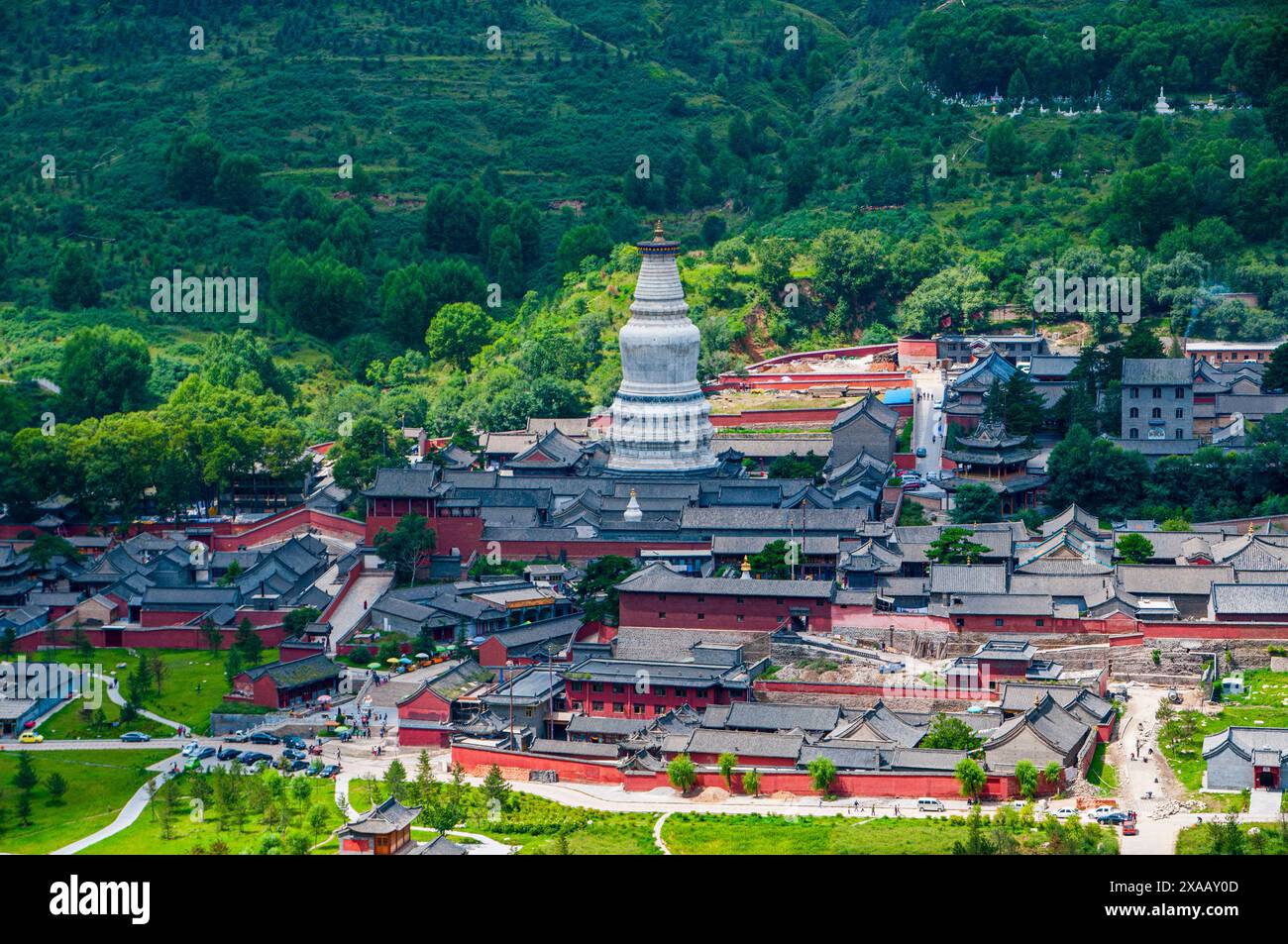 The monastery complex of Wudai Shan (Mount Wutai), UNESCO World ...