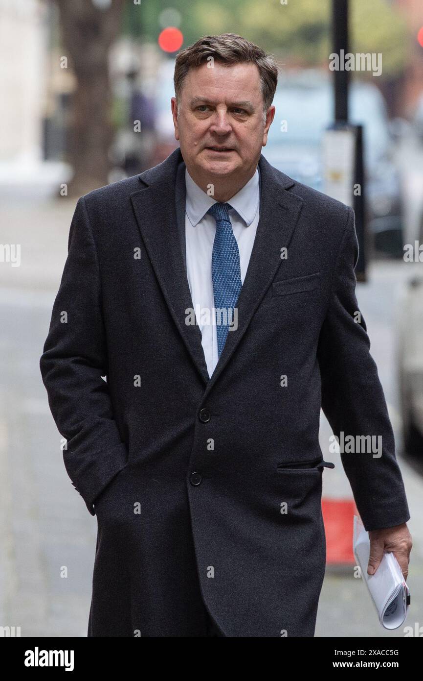 London, England, UK. 6th June, 2024. Work and Pensions Secretary MEL STRIDE is seen outside Westminster studios during a morning media round. (Credit Image: © Thomas Krych/ZUMA Press Wire) EDITORIAL USAGE ONLY! Not for Commercial USAGE! Stock Photo
