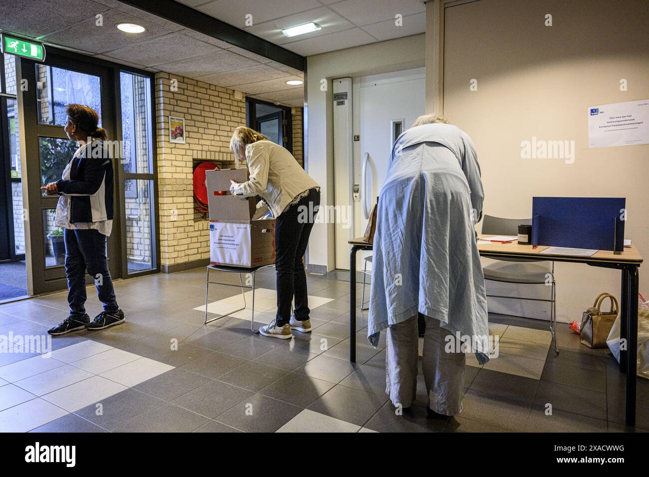 DIEPENVEEN - BBB party leader Caroline van der Plas after casting her vote for the election of the Dutch members for the European Parliament. IPSOS I&O NOS research exit poll ANP EMIEL MUIJDERMAN netherlands out - belgium out Stock Photo