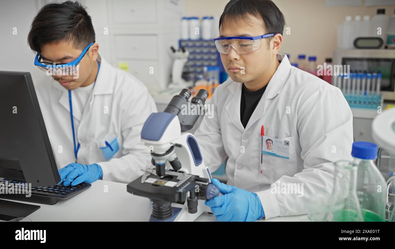 Men in lab coats hi-res stock photography and images - Alamy