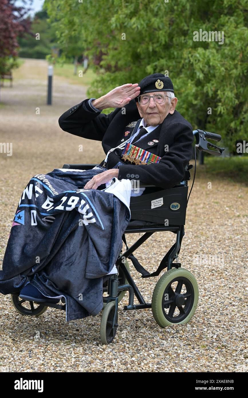 Rettendon Essex, UK. 6th June, 2024. D-Day remembrance service at the ...