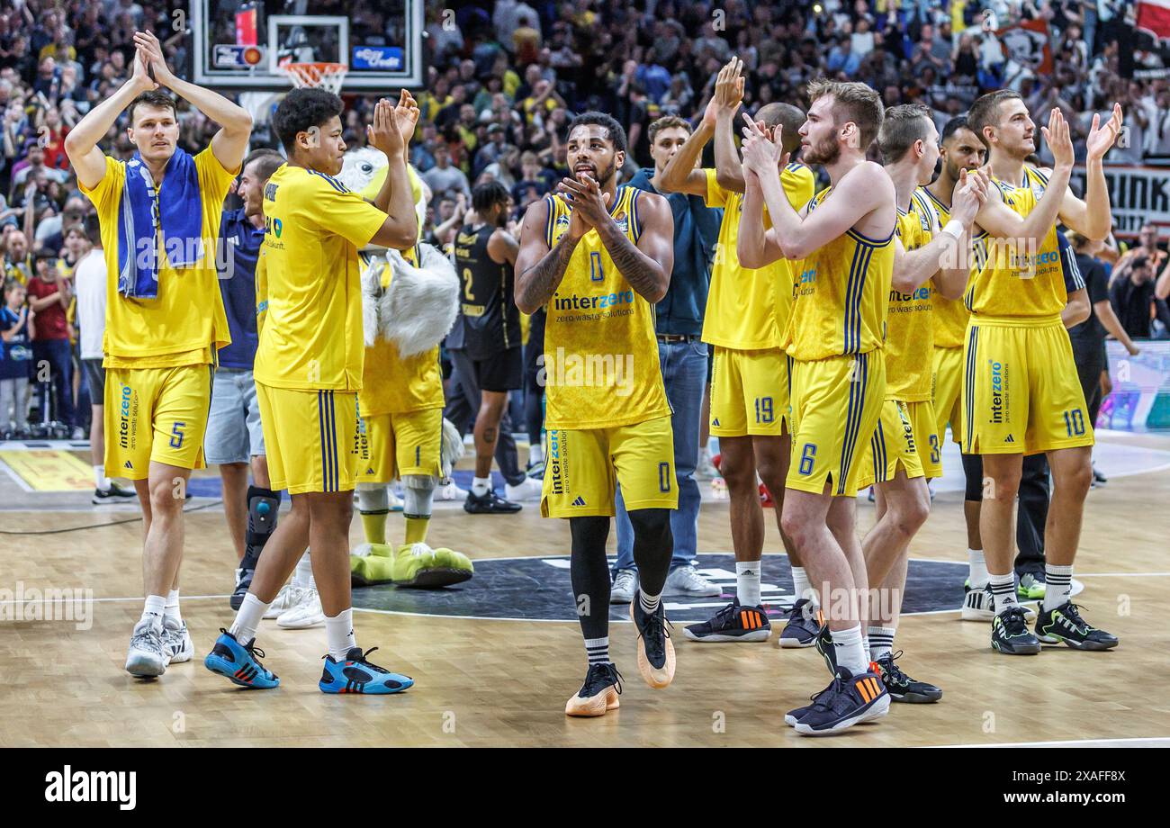 Alba Berlin Wins Season Opener Against Chemnitz in Basketball-Bundesliga Alba Berlin Wins Season Opener Against Chemnitz in Basketball-Bundesliga