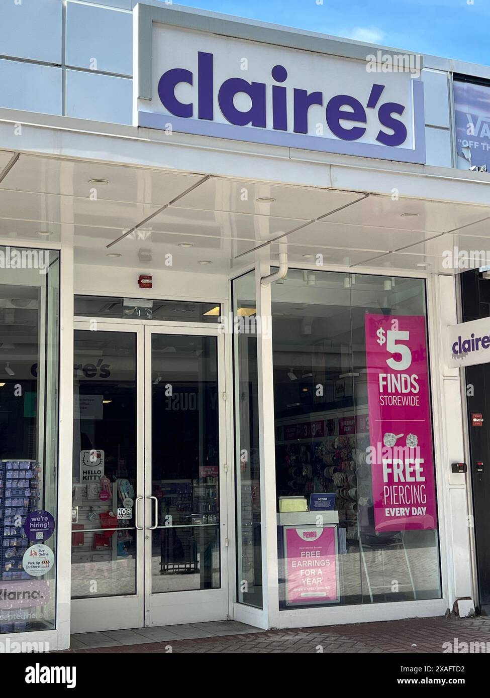 Exterior of Claire's boutique store at Old Orchard Shopping Center in Skokie, IL Stock Photo
