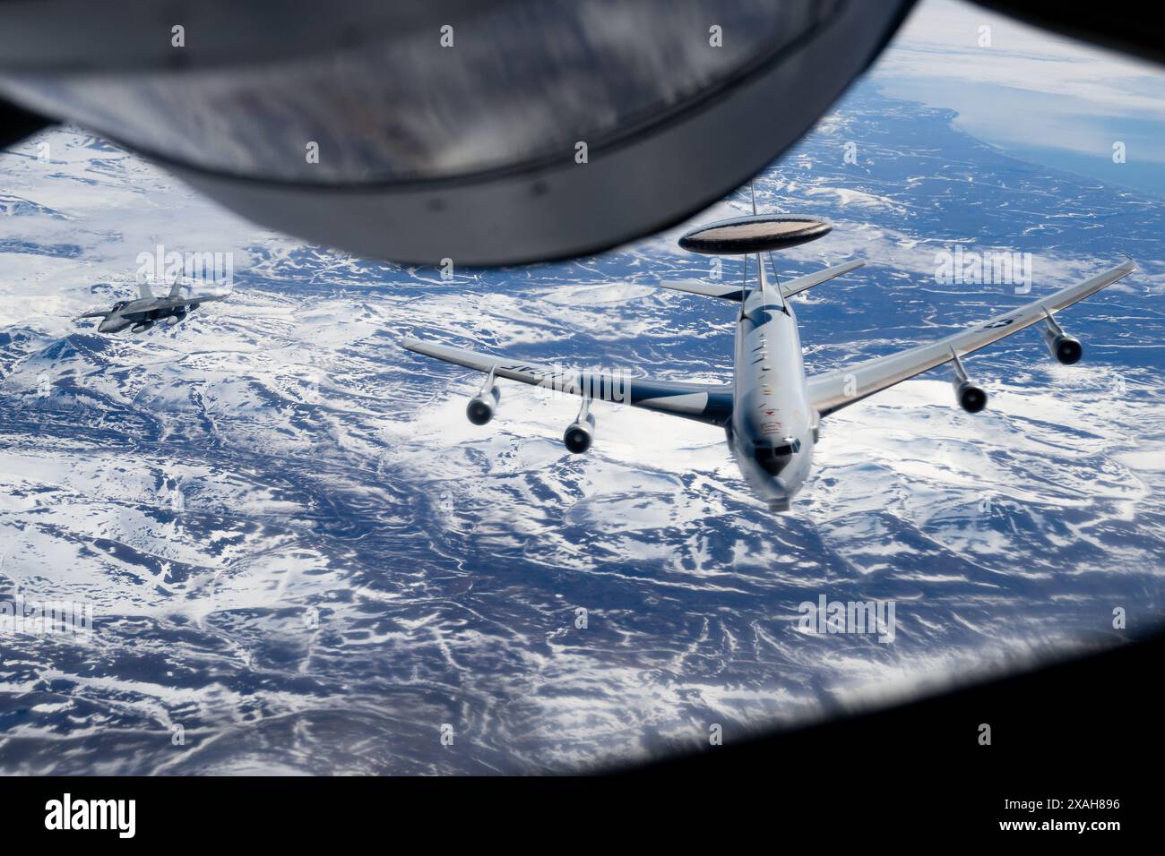 Royal Canadian Air Force CF-18 Hornets rendezvous with a U.S. Air Force ...