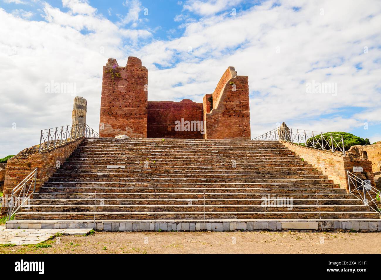 Temple of jupiter rome hi-res stock photography and images - Alamy