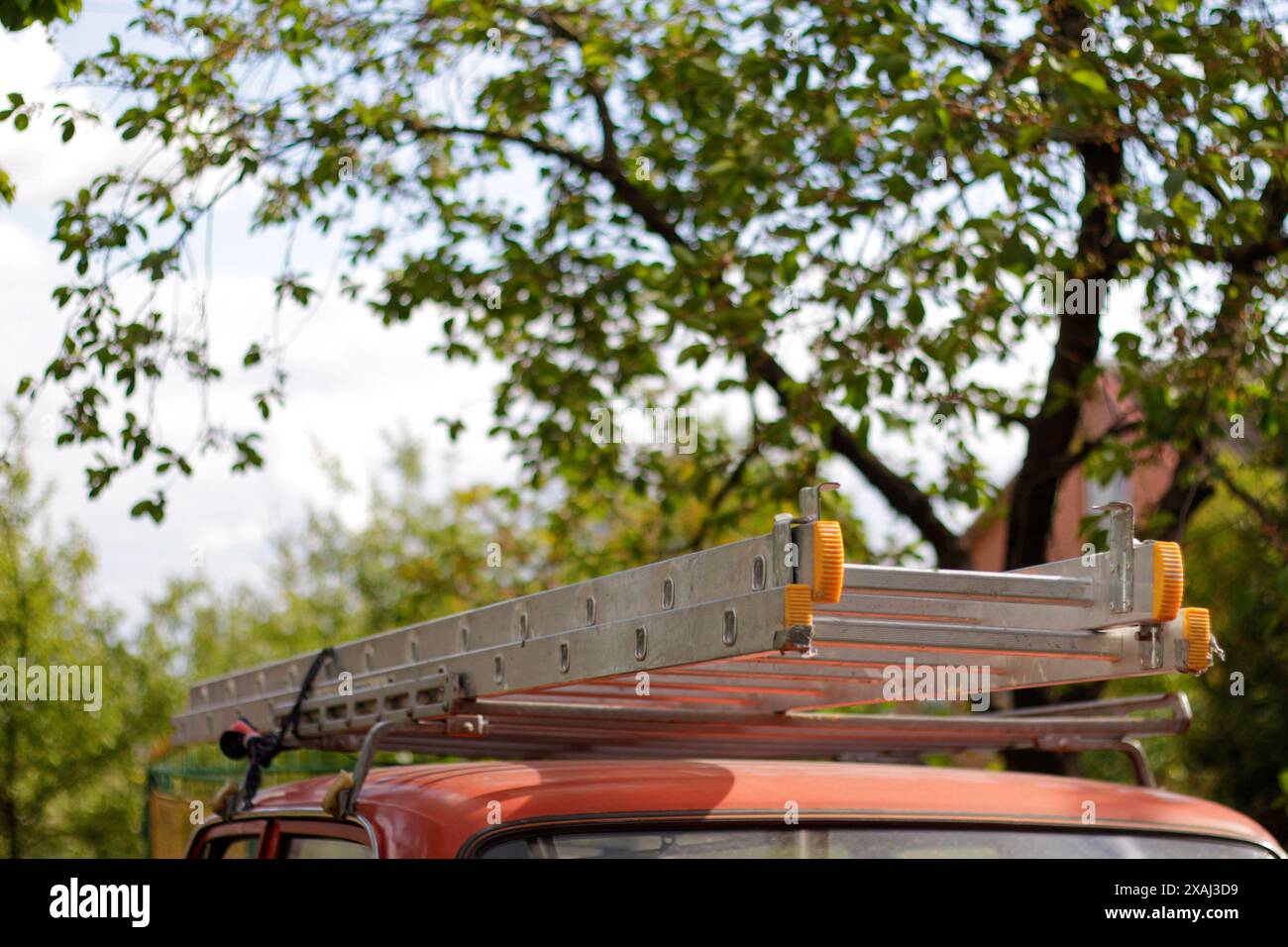 Roof rack load hi res stock photography and images Alamy