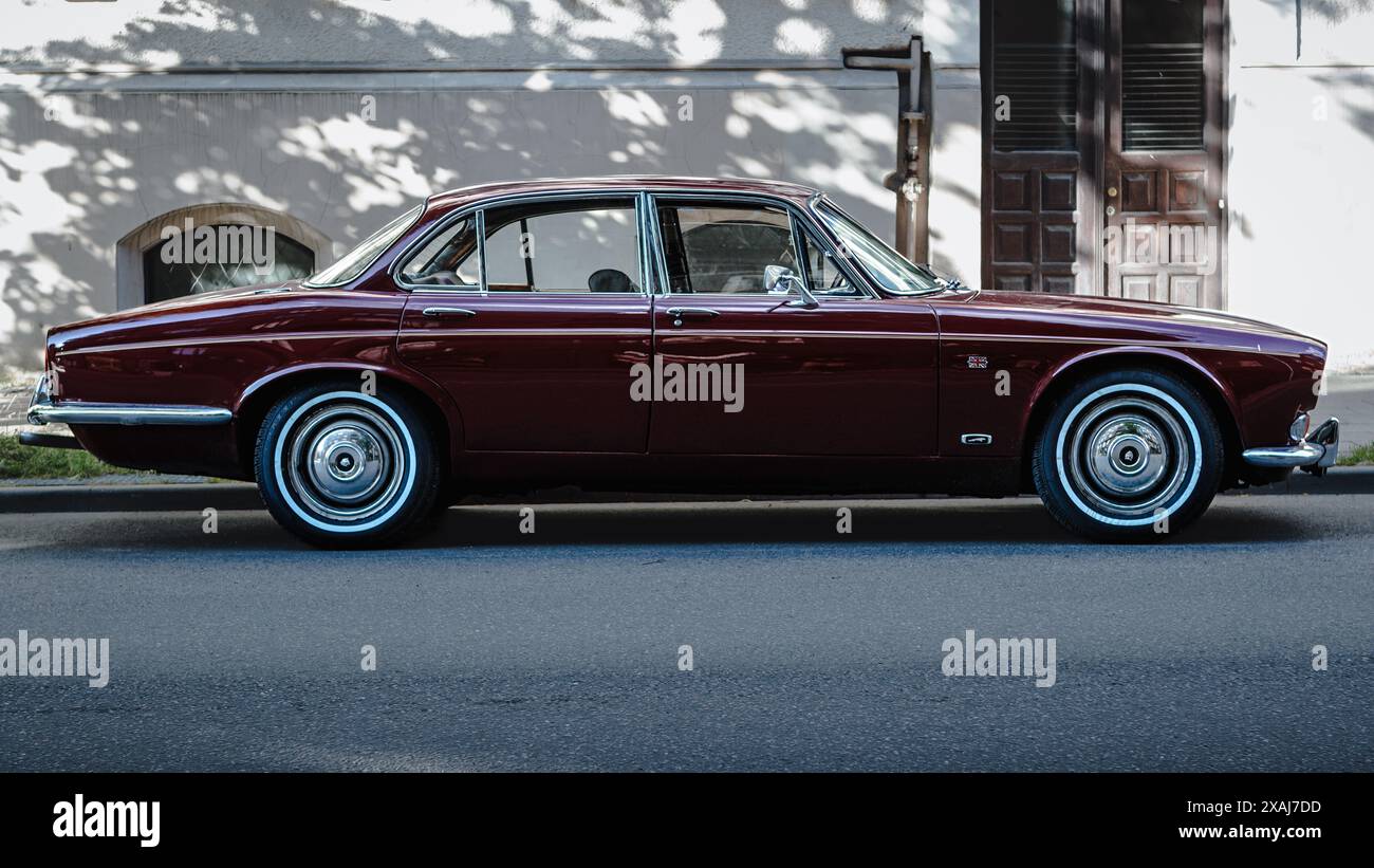 Jaguar old car hi-res stock photography and images - Alamy Jaguar old car hi-res stock photography and images - Alamy