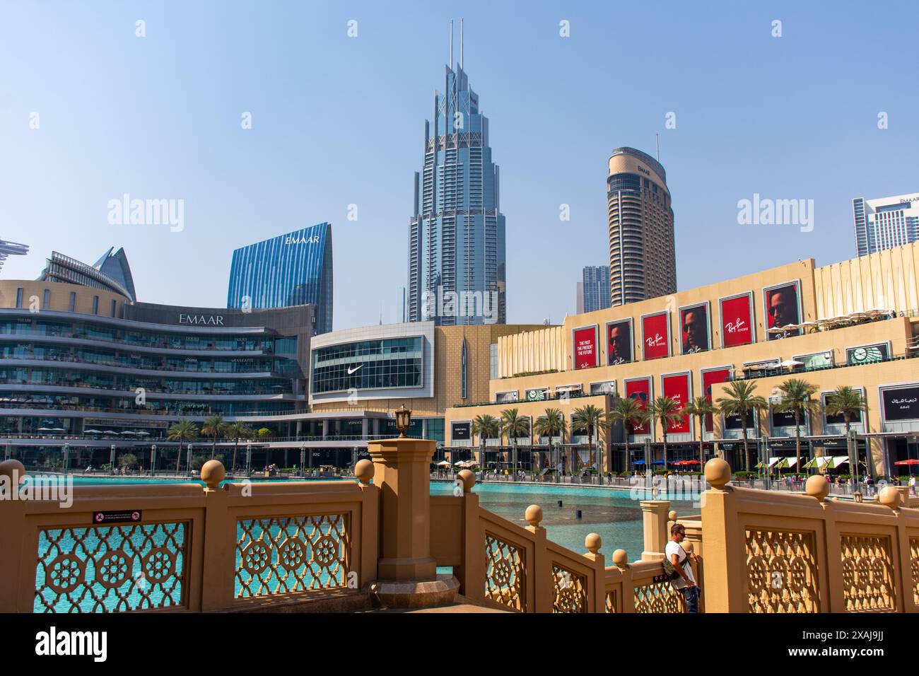 Daytime view dubai mall hi-res stock photography and images - Alamy