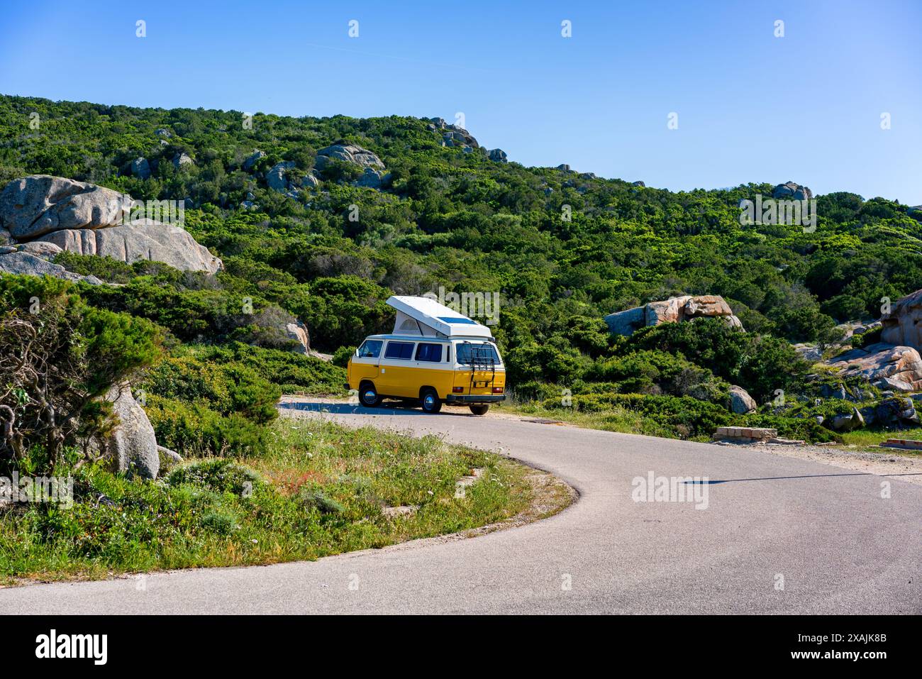Retro vintage camper van hi-res stock photography and images - Alamy