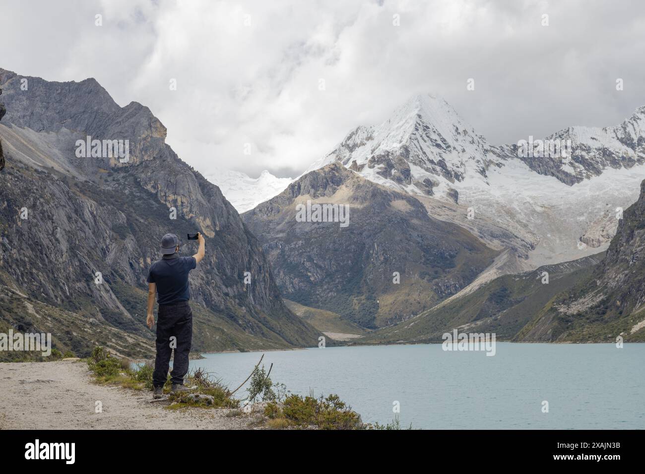 Young hiker taking photos hi-res stock photography and images - Alamy