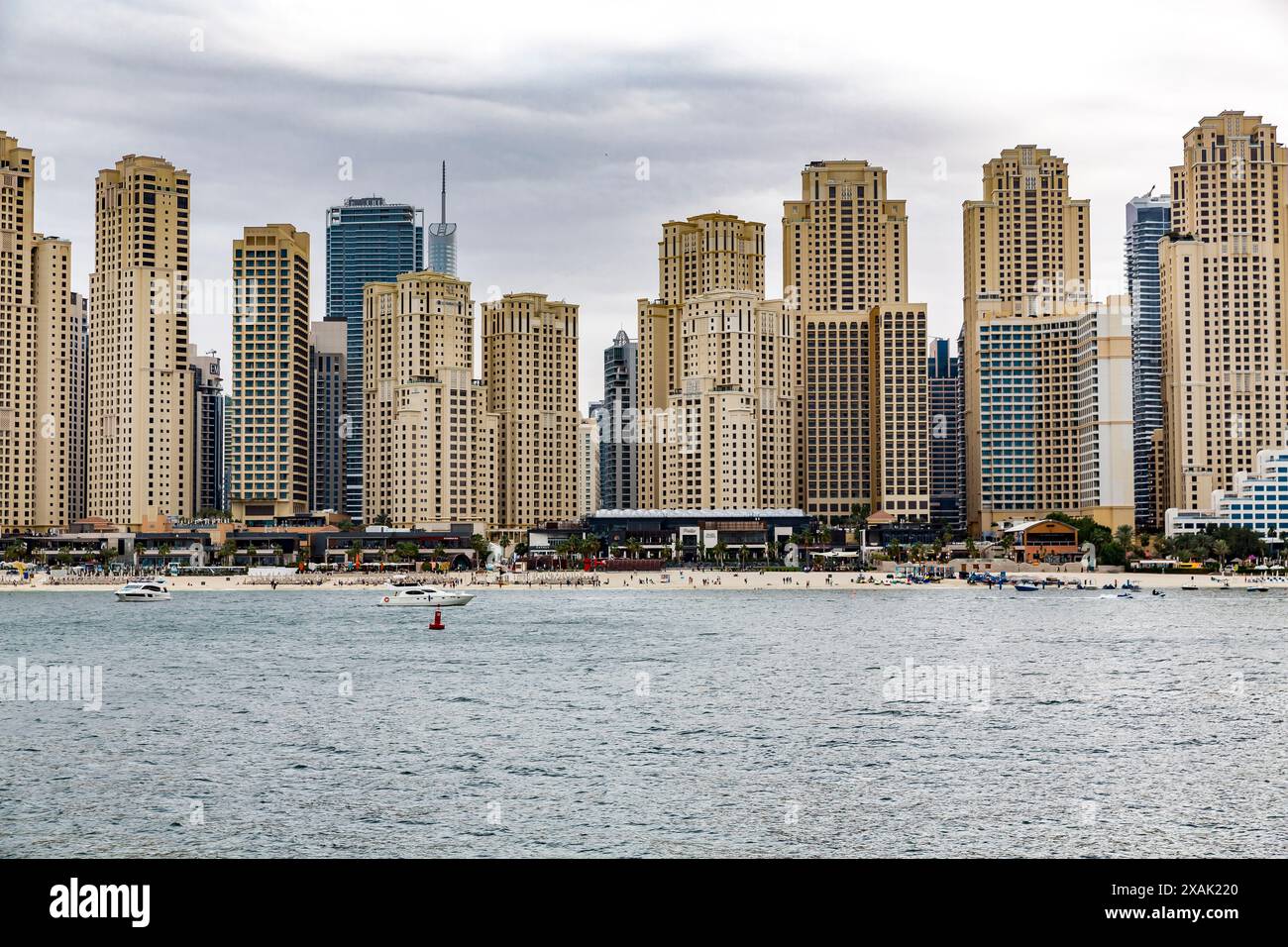 Dubai beach highrise skyline hi-res stock photography and images - Alamy